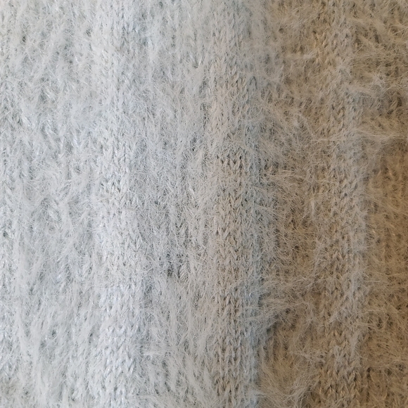 Super Soft Cropped Sweater! - Picture 4 of 4